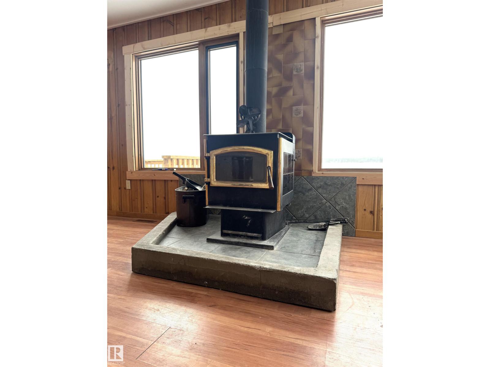 490 & 492 Lakeview Drive - 21