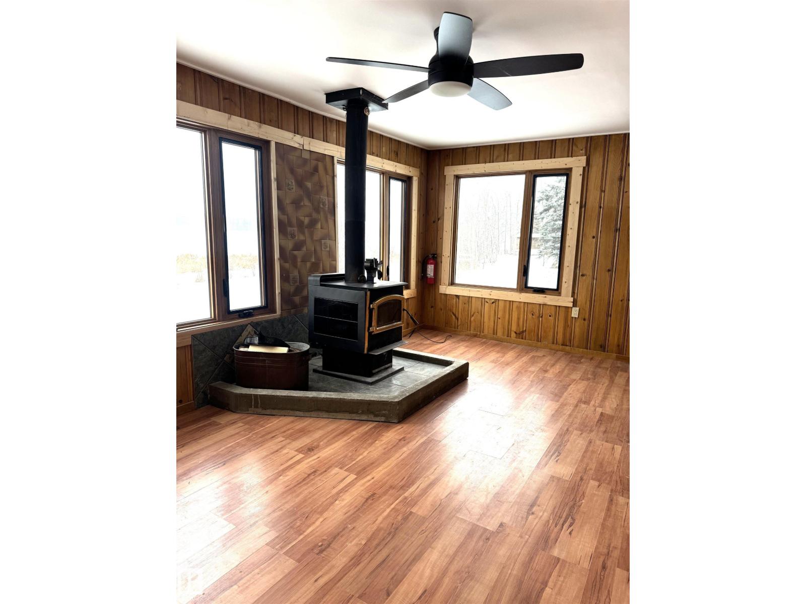 490 & 492 Lakeview Drive - 23