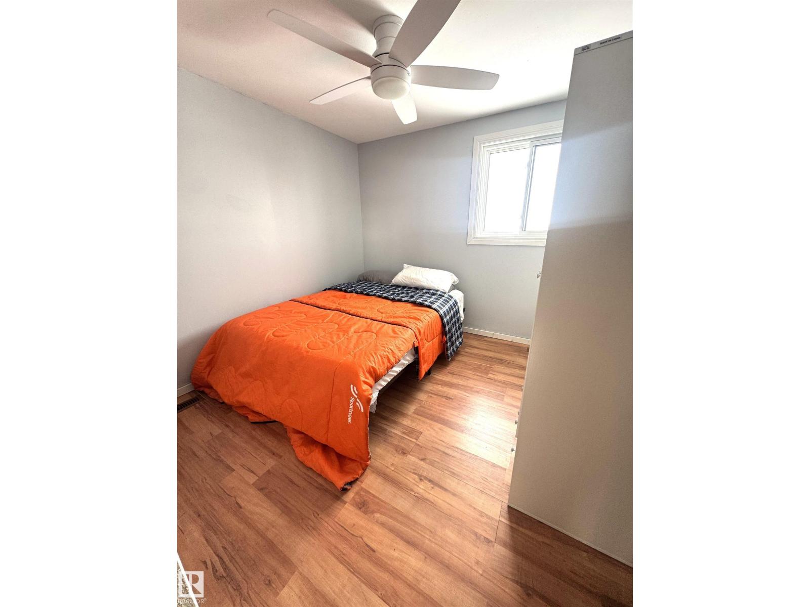 490 & 492 Lakeview Drive - 30