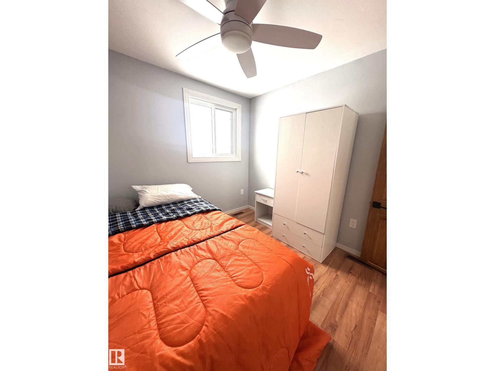 490 & 492 Lakeview Drive - 31
