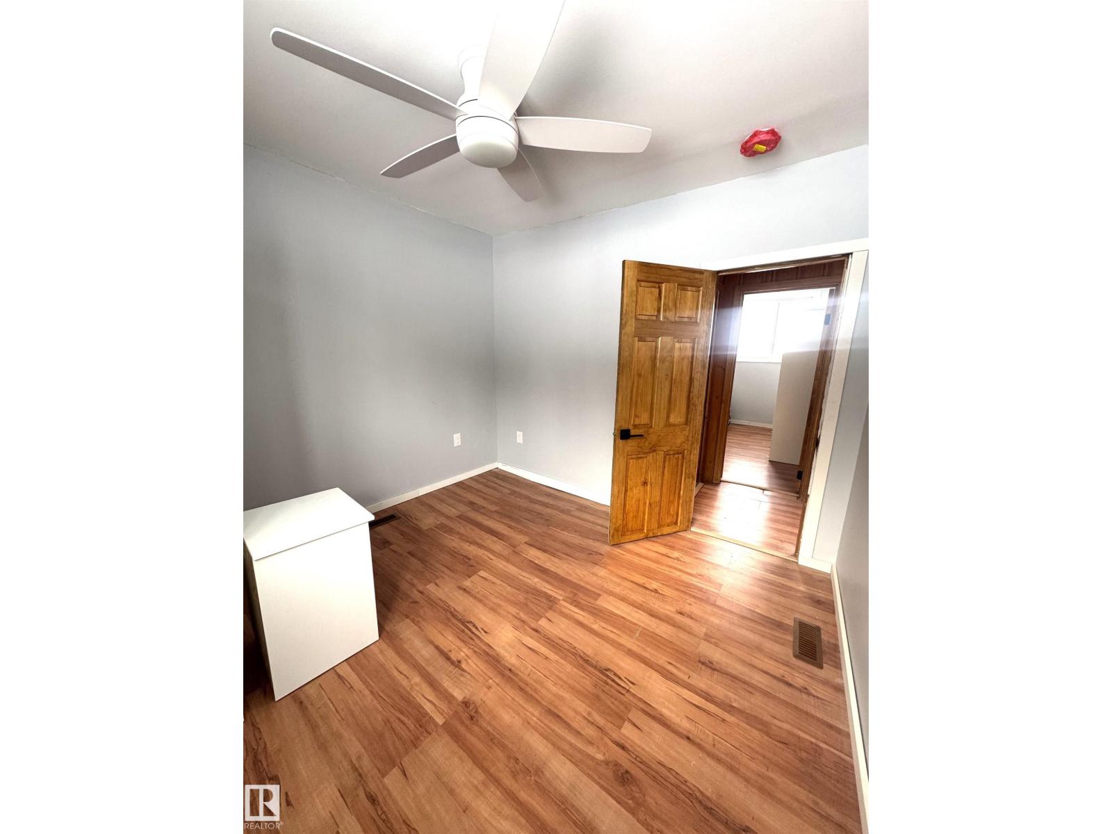 490 & 492 Lakeview Drive - 34