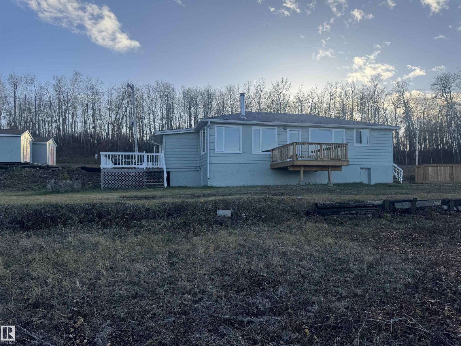 490 & 492 Lakeview Drive - 9