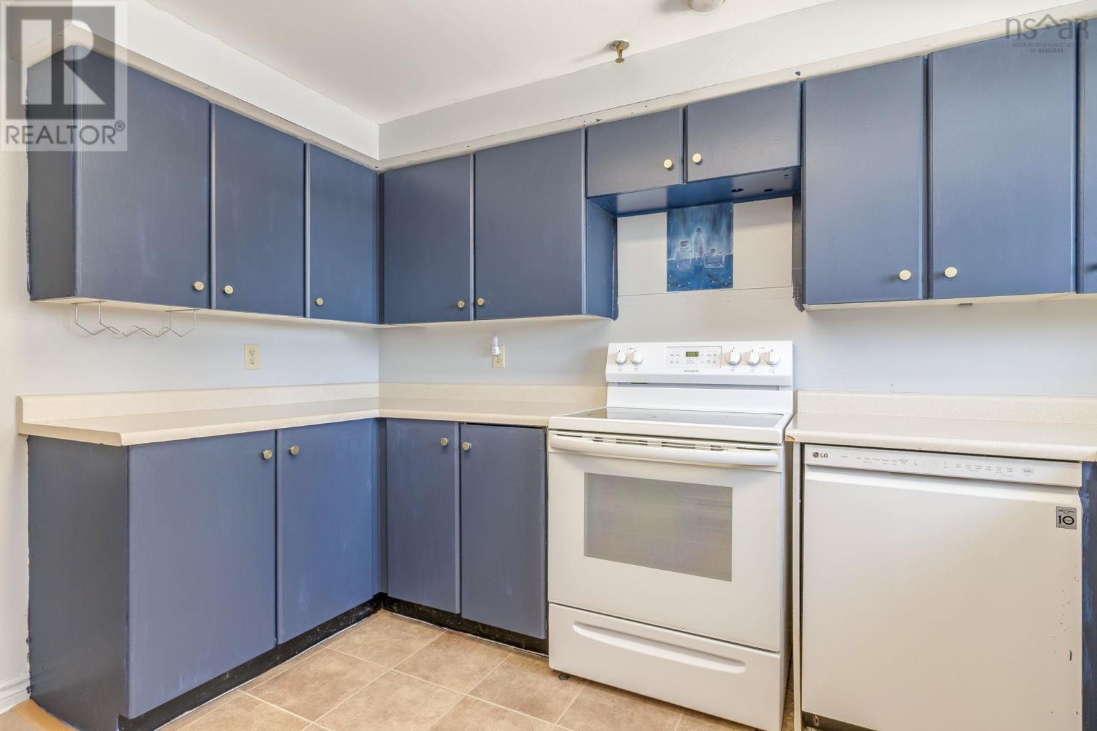 Property 7 of 49 of 514 61 Nelsons Landing Boulevard