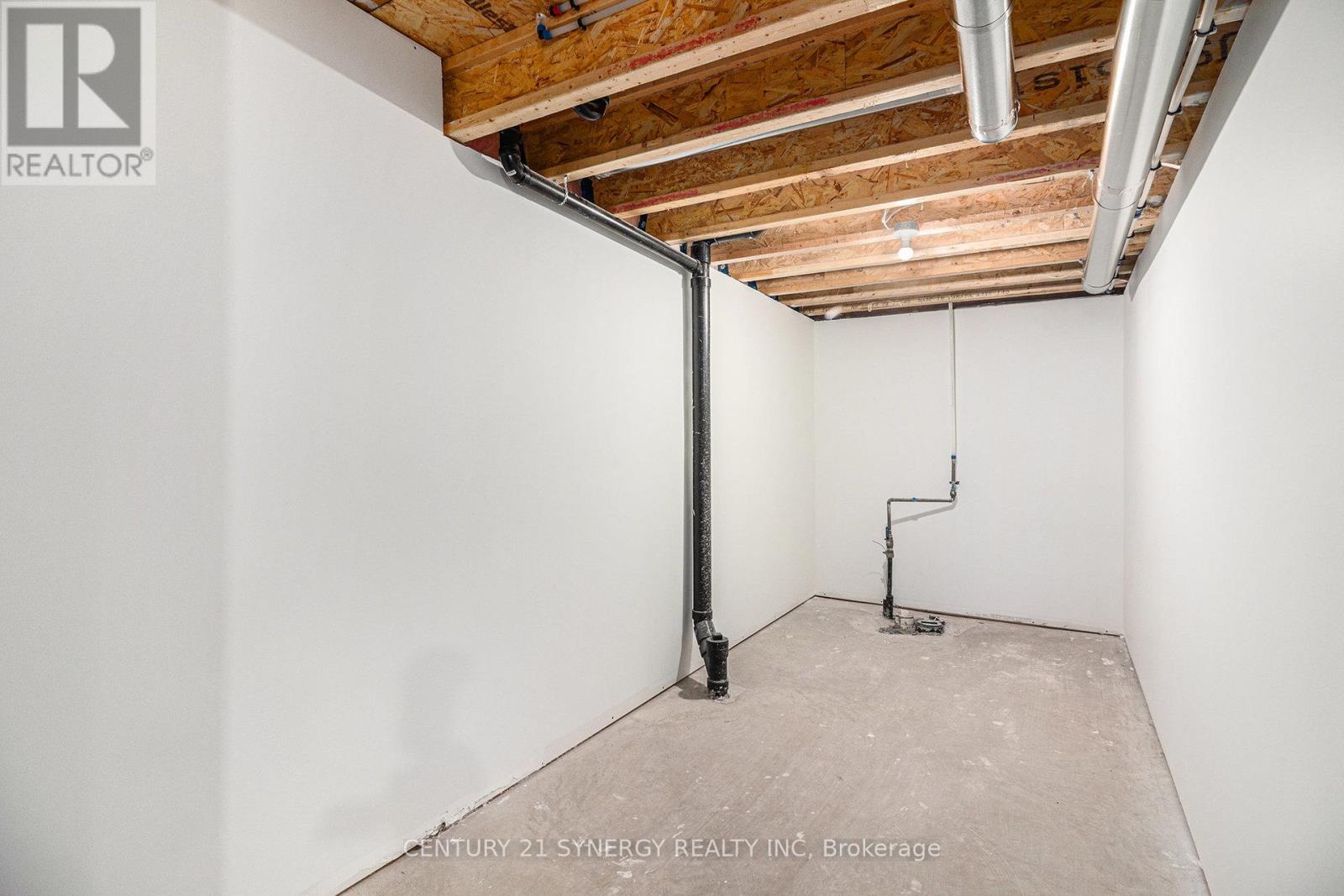 31 HELEN STREET - 28