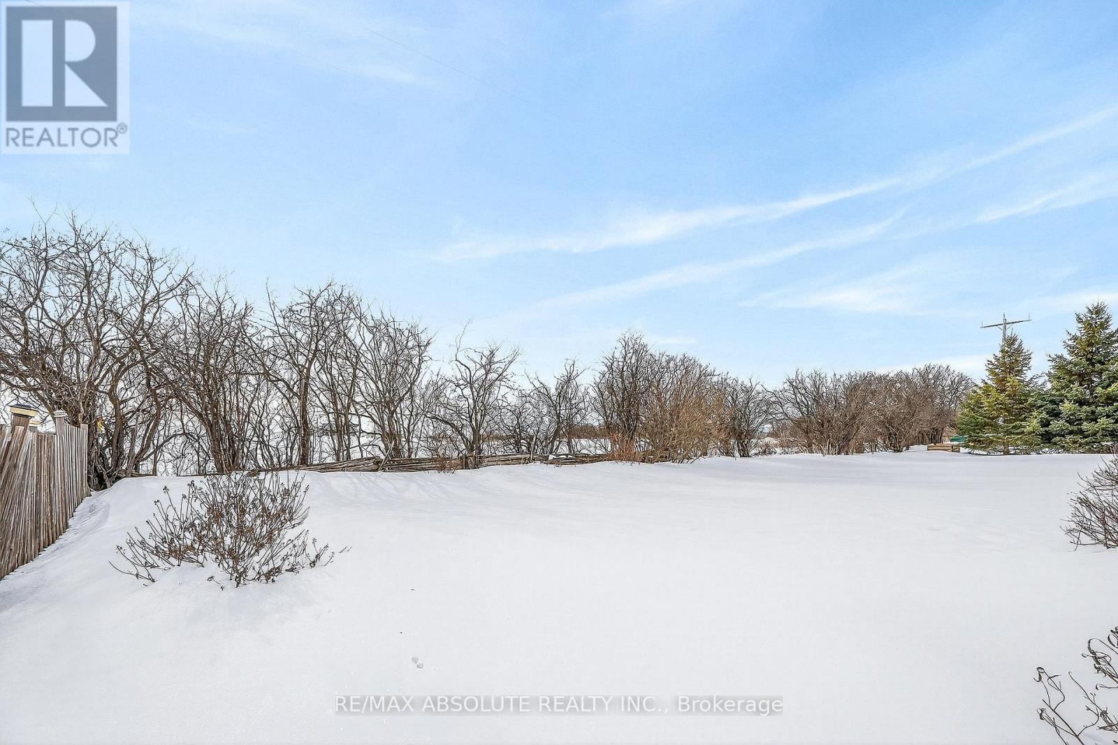Nice tree line that will look great in the summer