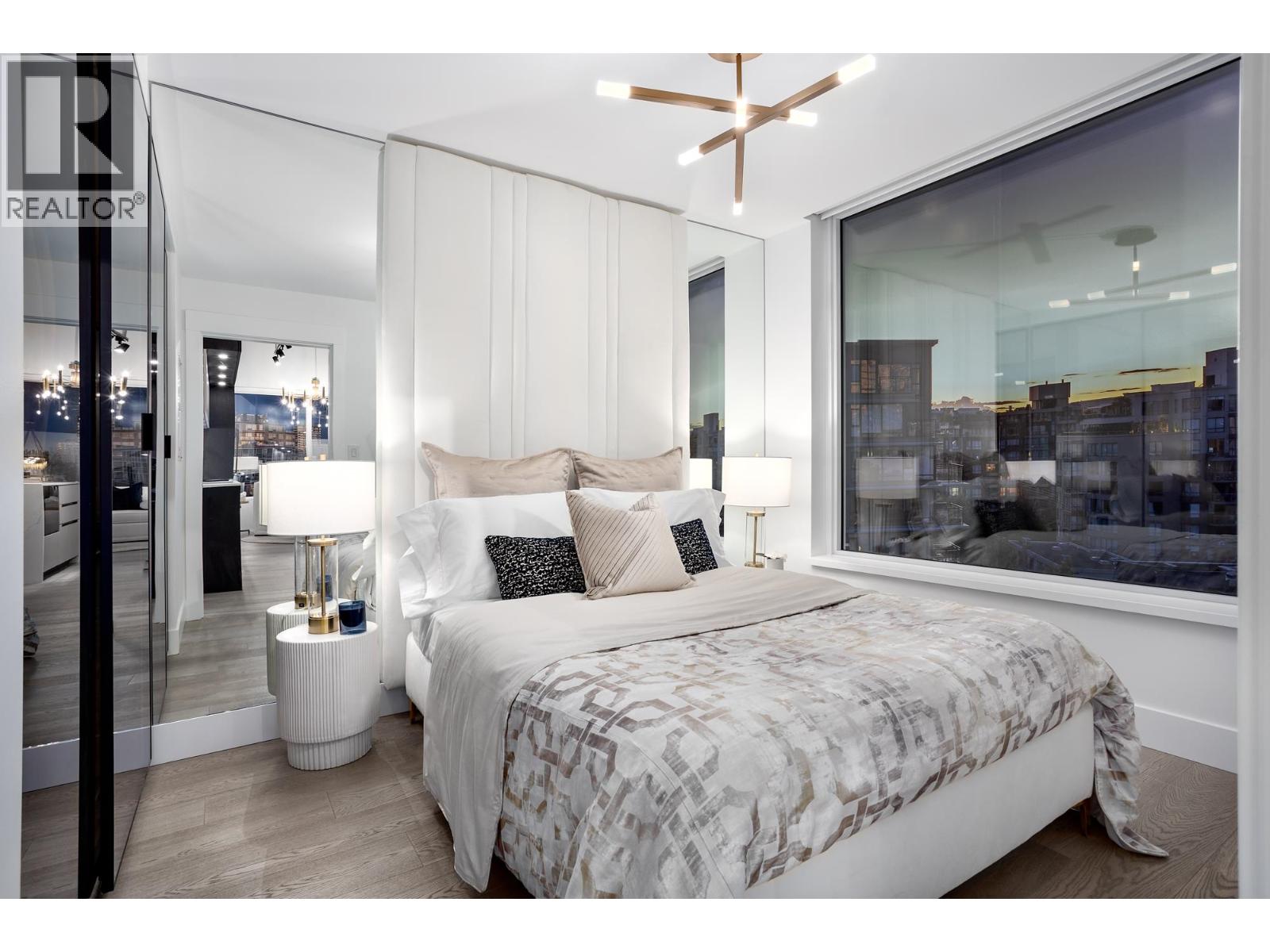 402 2323 FIR STREET, Vancouver