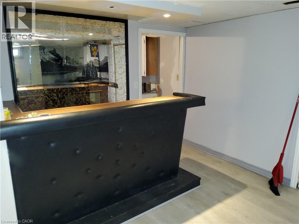 7 USHER STREET - 11