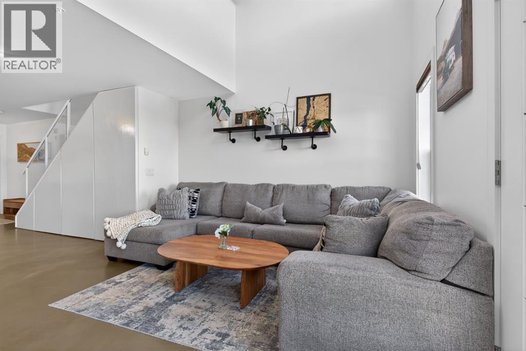 Single Family House Loft for Sale in    Avenue SW Garrison Woods Calgary 