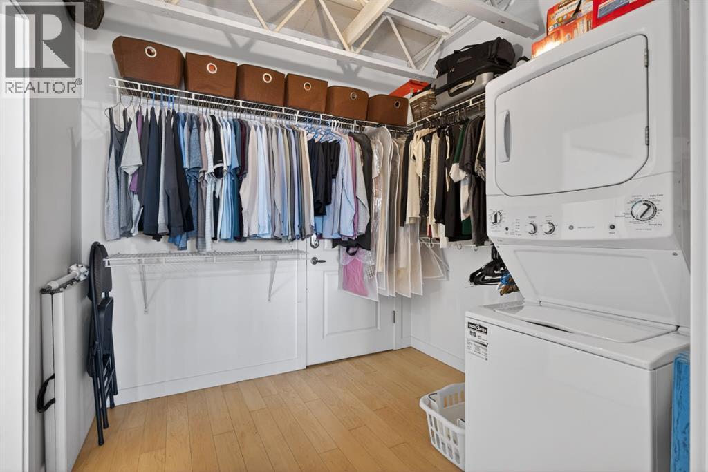 Single Family House Loft for Sale in    Avenue SW Garrison Woods Calgary 