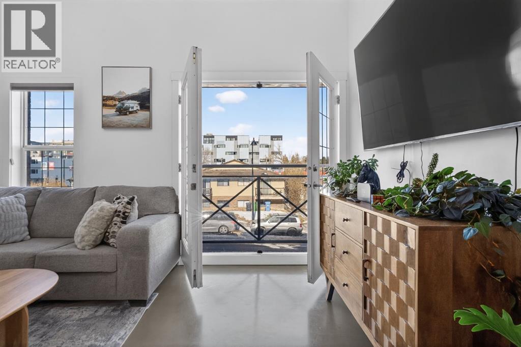 Single Family House Loft for Sale in    Avenue SW Garrison Woods Calgary 