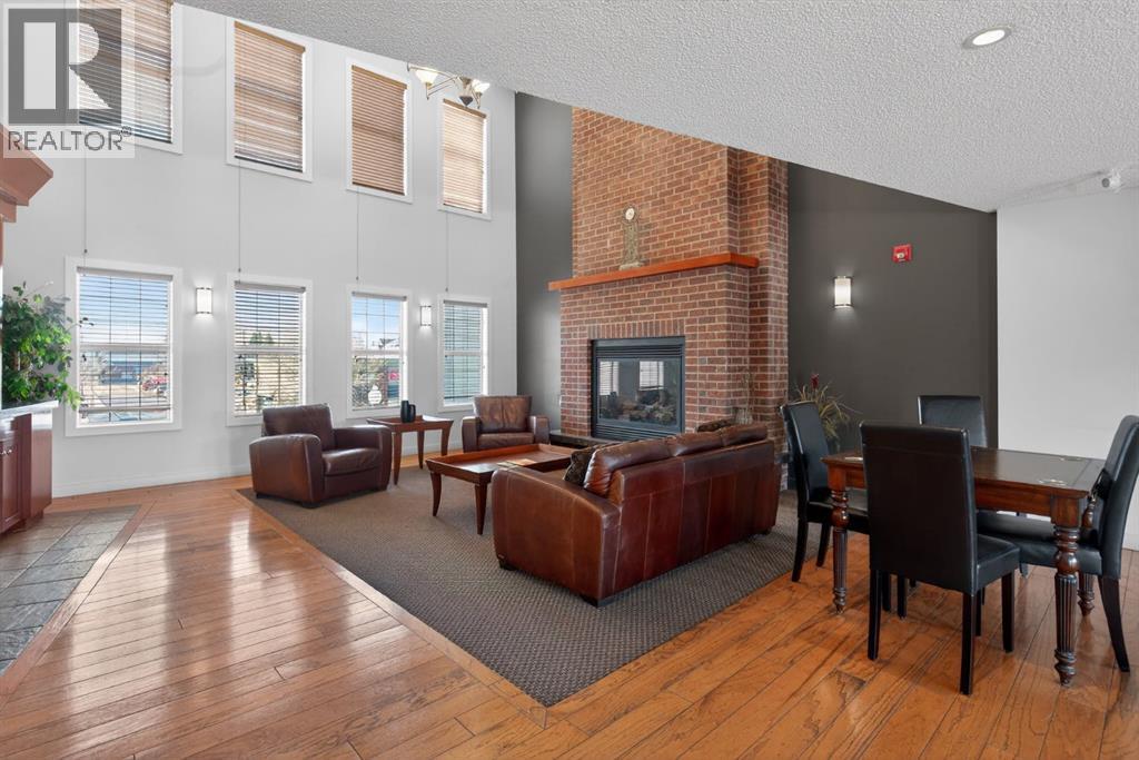 Single Family House Loft for Sale in    Avenue SW Garrison Woods Calgary 