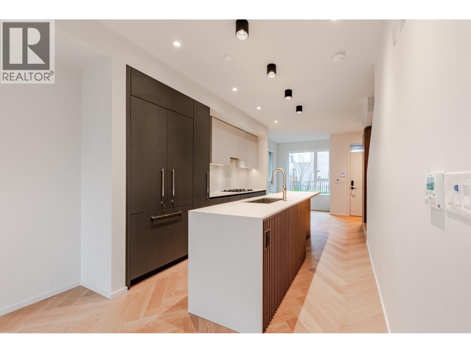 131 765 W 49TH AVENUE, Vancouver