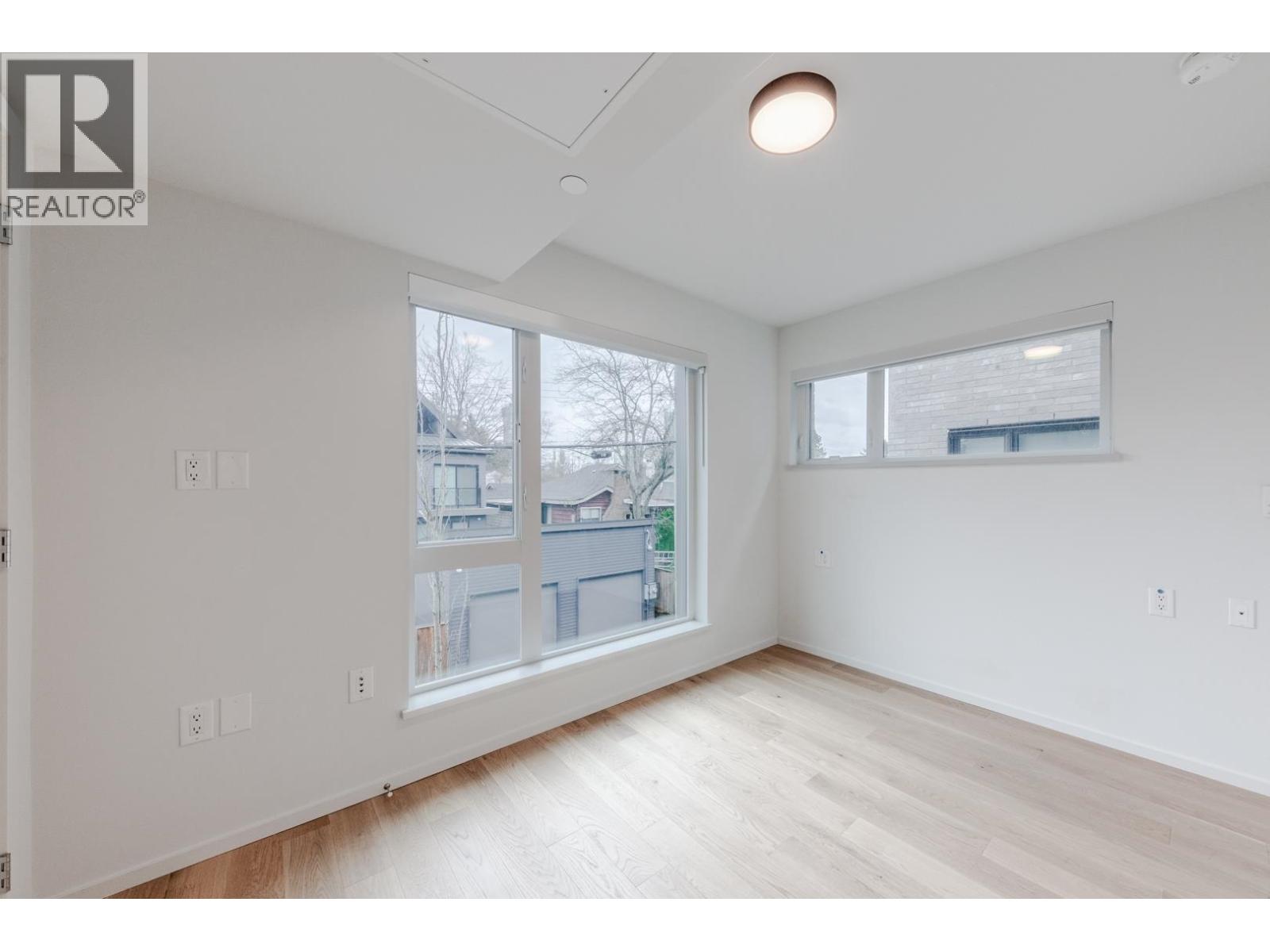 131 765 W 49TH AVENUE, Vancouver