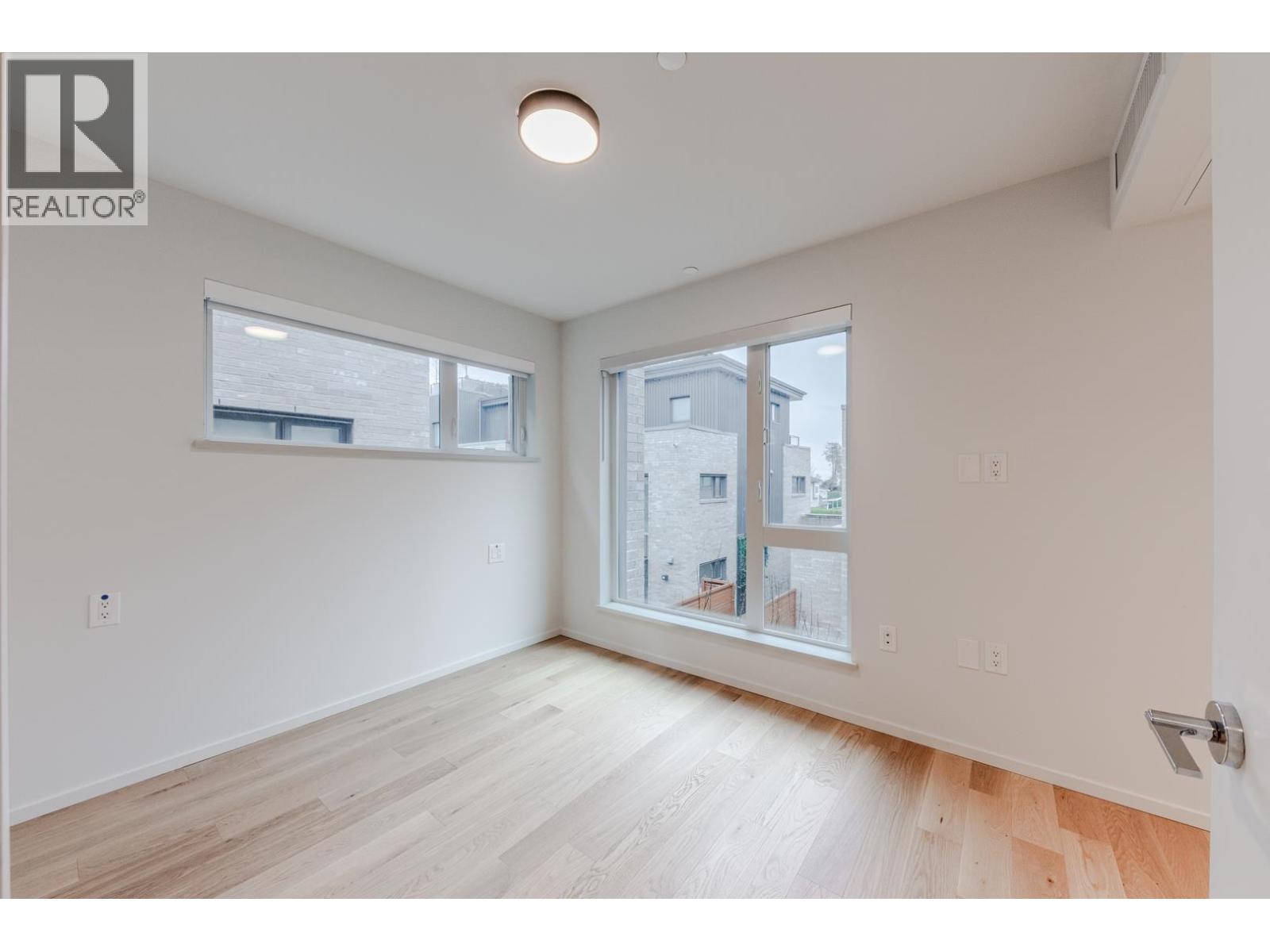 131 765 W 49TH AVENUE, Vancouver