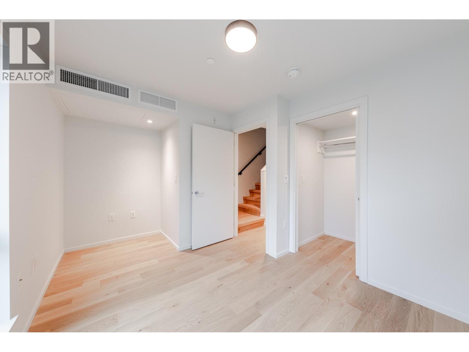 131 765 W 49TH AVENUE, Vancouver