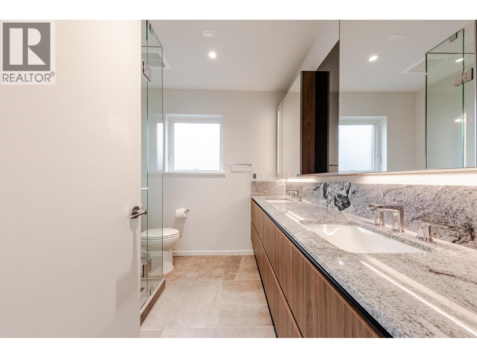 131 765 W 49TH AVENUE, Vancouver