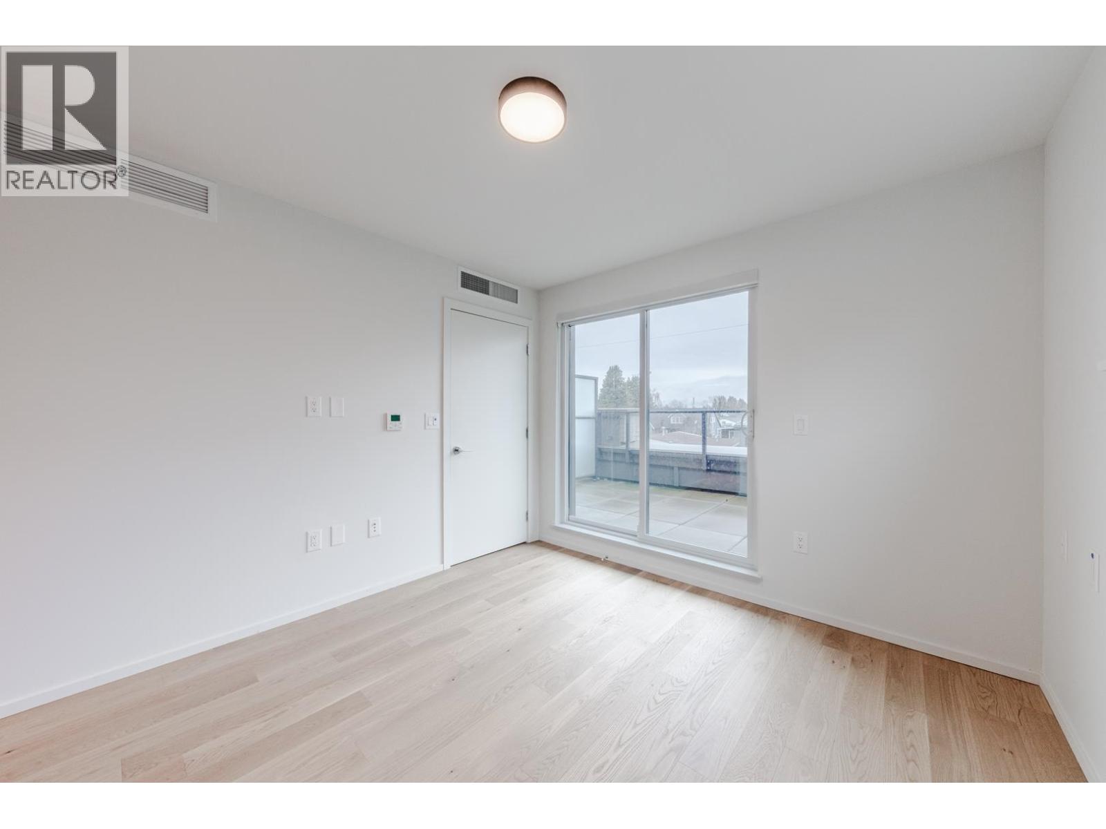 131 765 W 49TH AVENUE, Vancouver