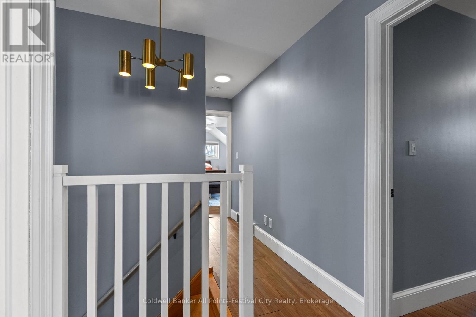 56 WELLINGTON STREET S - 20