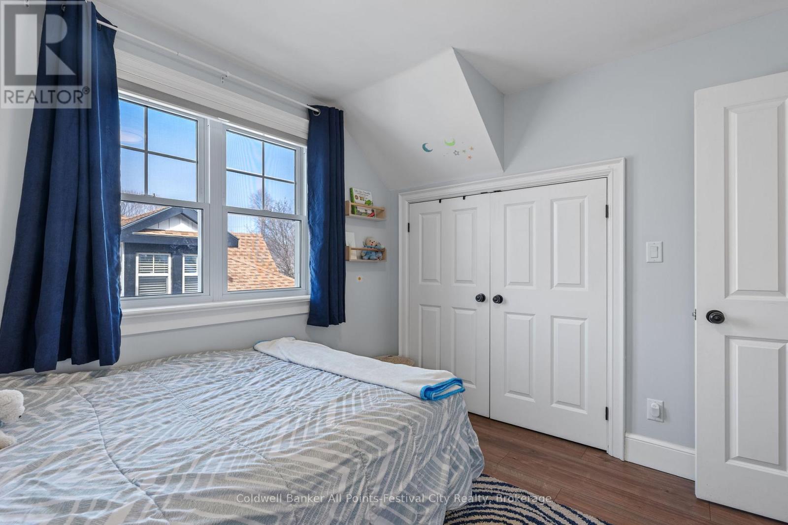 56 WELLINGTON STREET S - 25