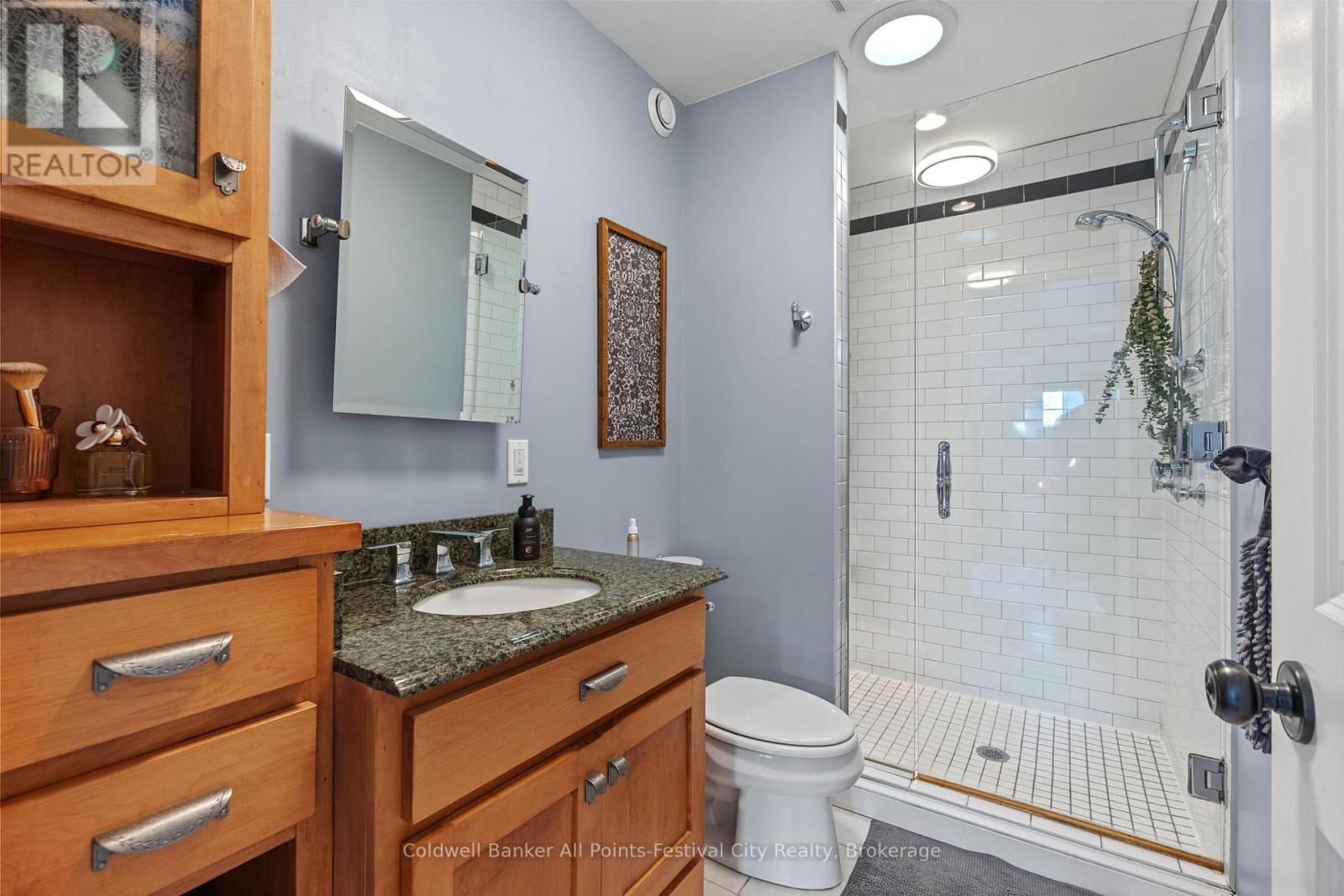 56 WELLINGTON STREET S - 34