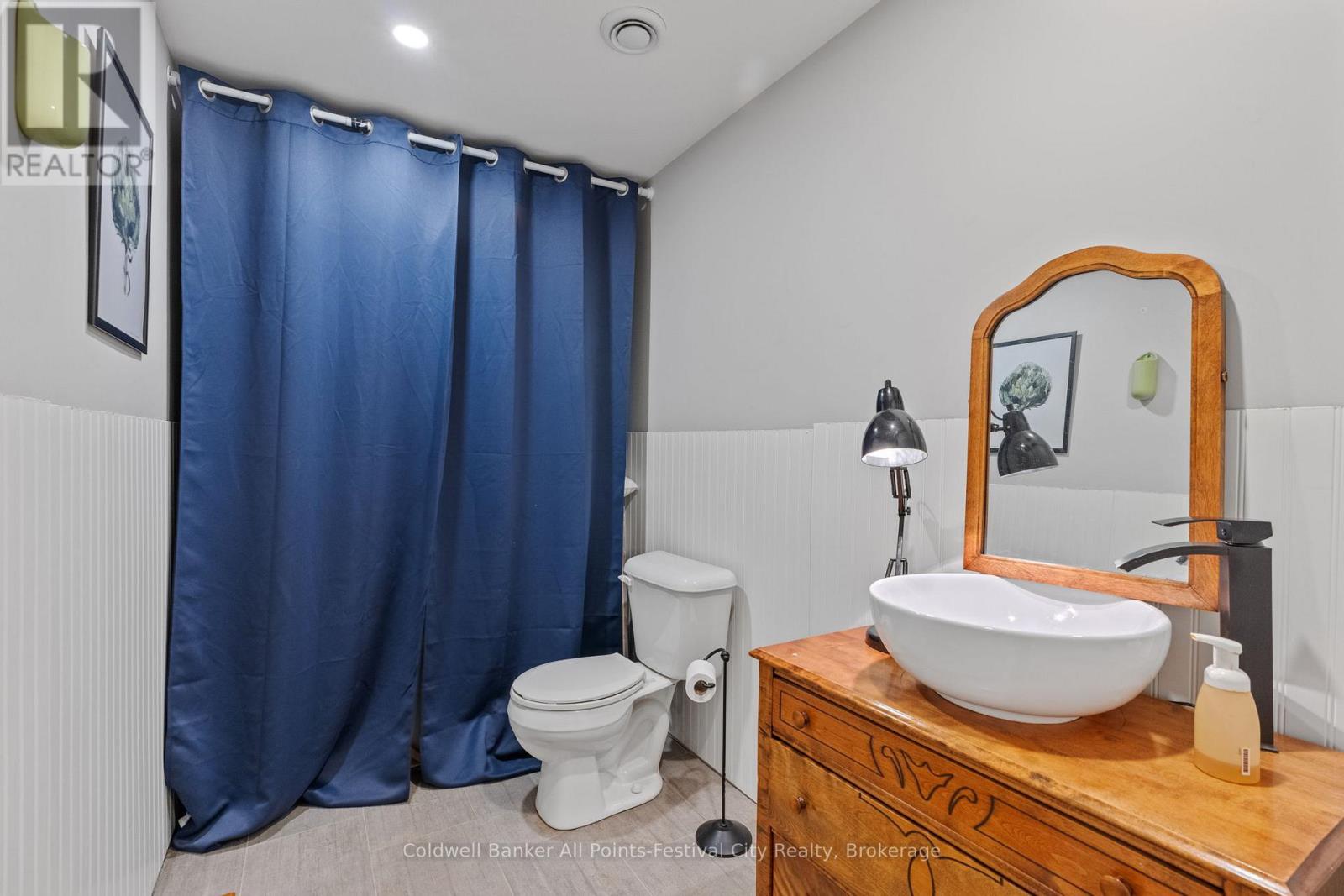56 WELLINGTON STREET S - 39