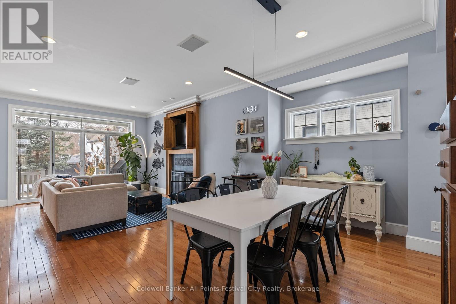56 WELLINGTON STREET S - 7