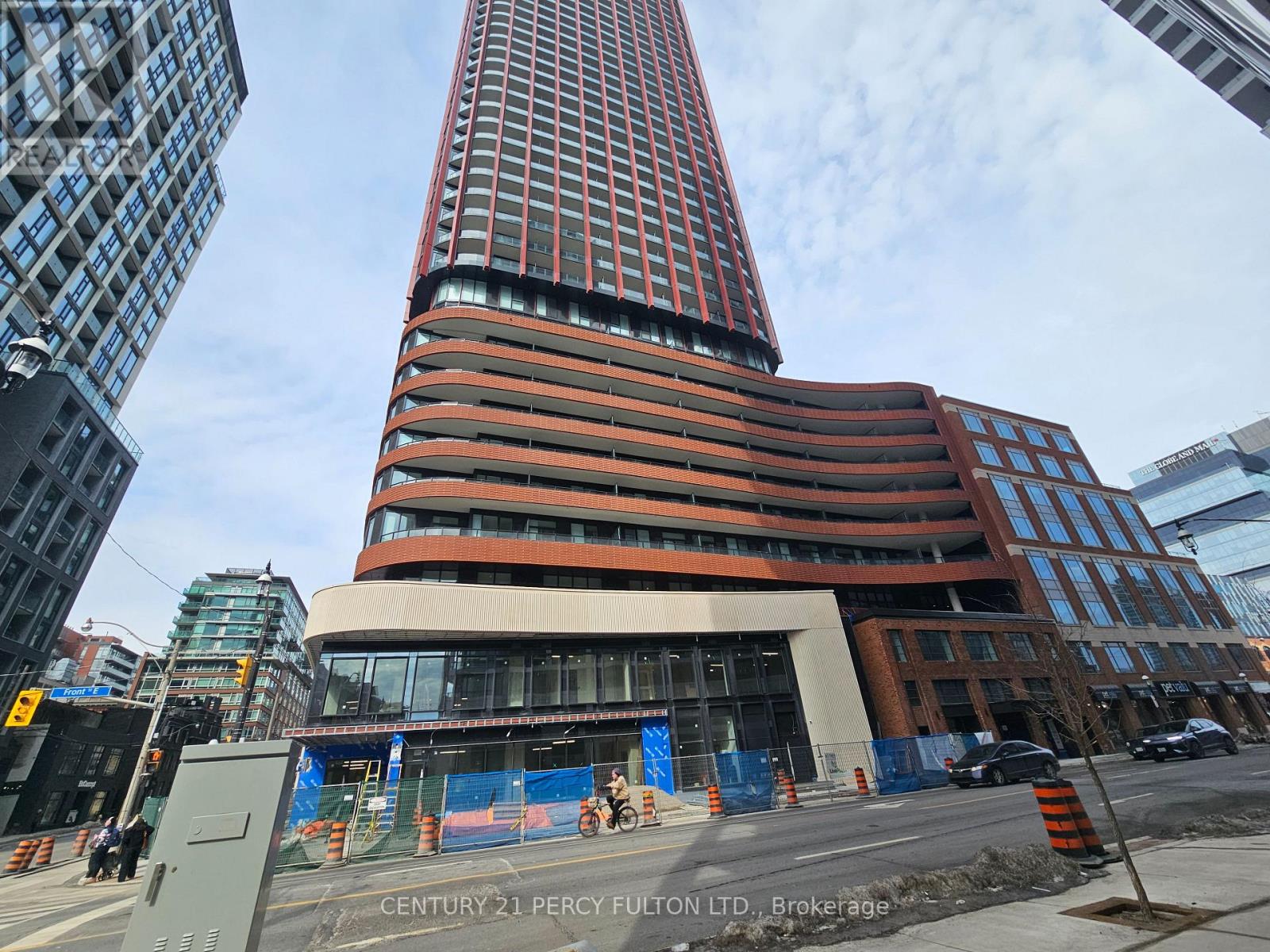 Listing photo of 906 - 180 FRONT STREET E