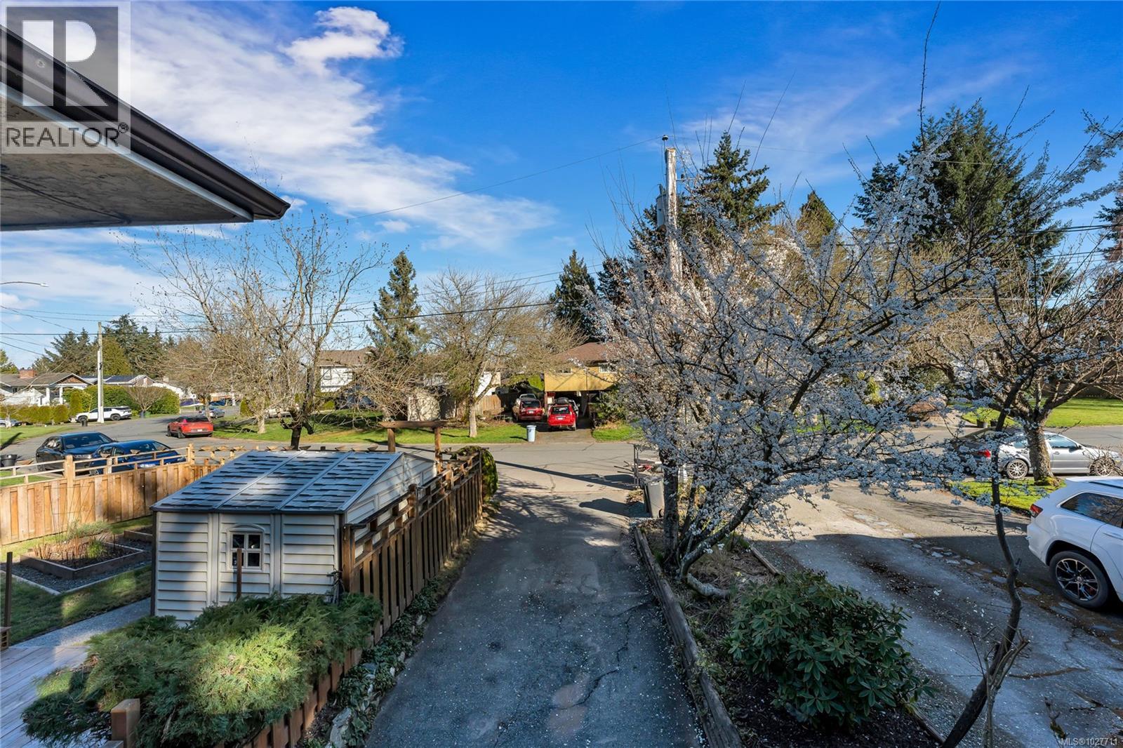#1 2011 Courser Dr - 12
