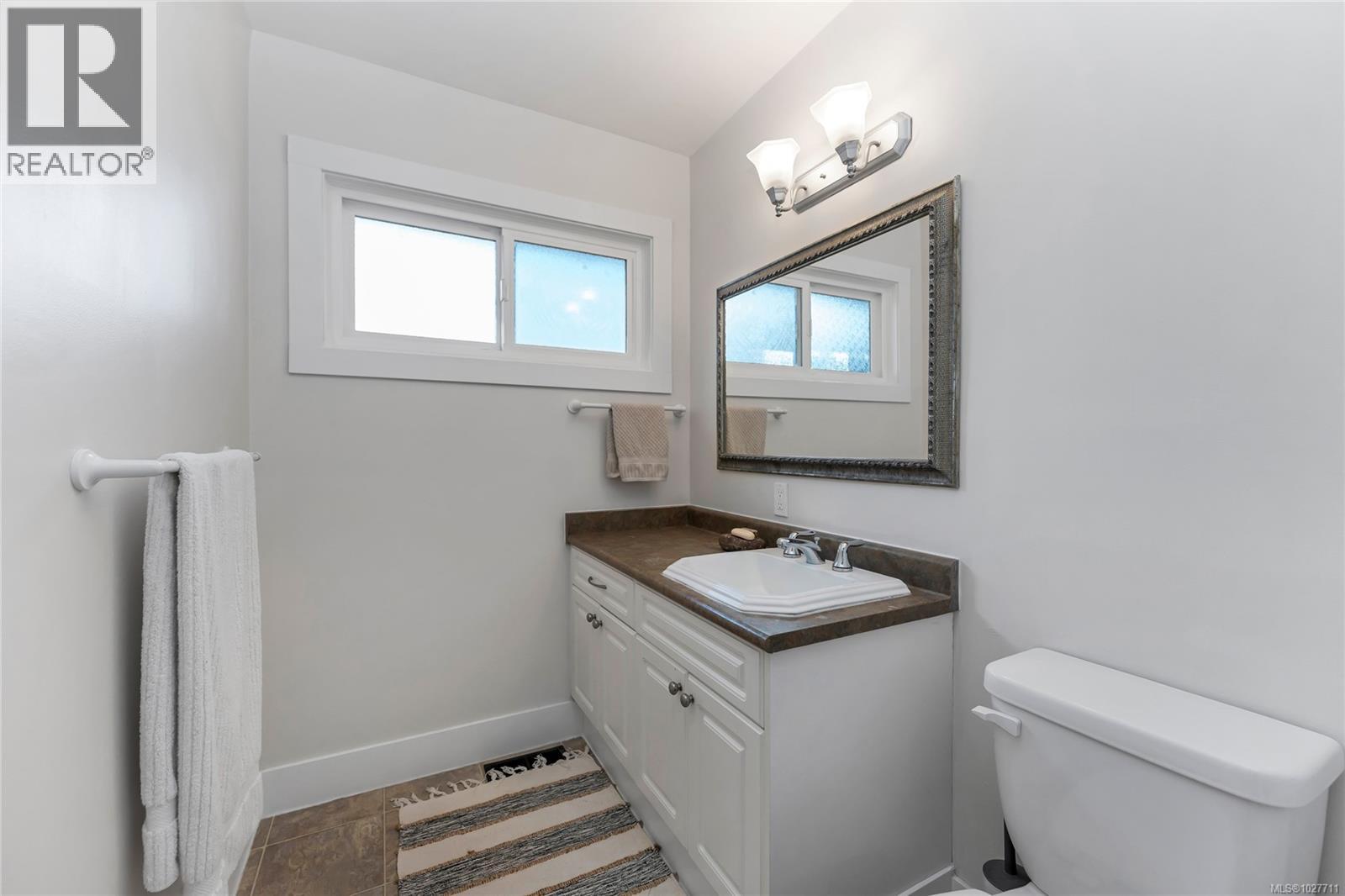 #1 2011 Courser Dr - 13