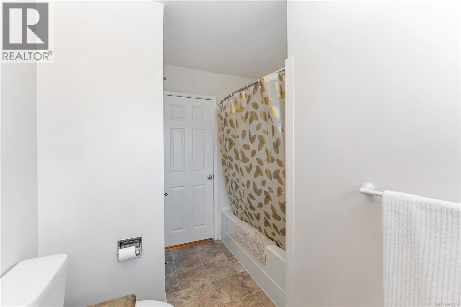 1 2011 Courser Dr, Sidney