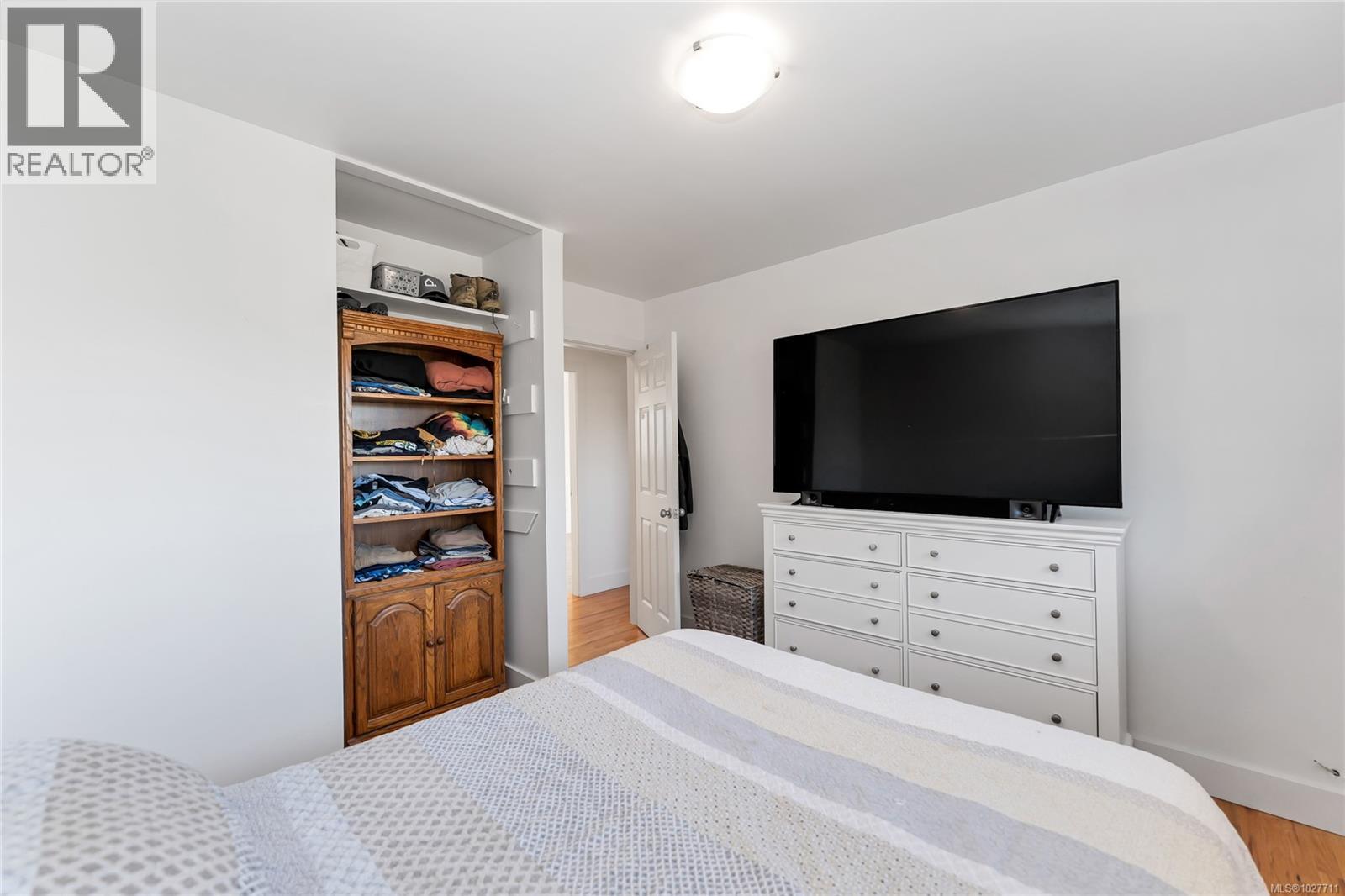 #1 2011 Courser Dr - 17