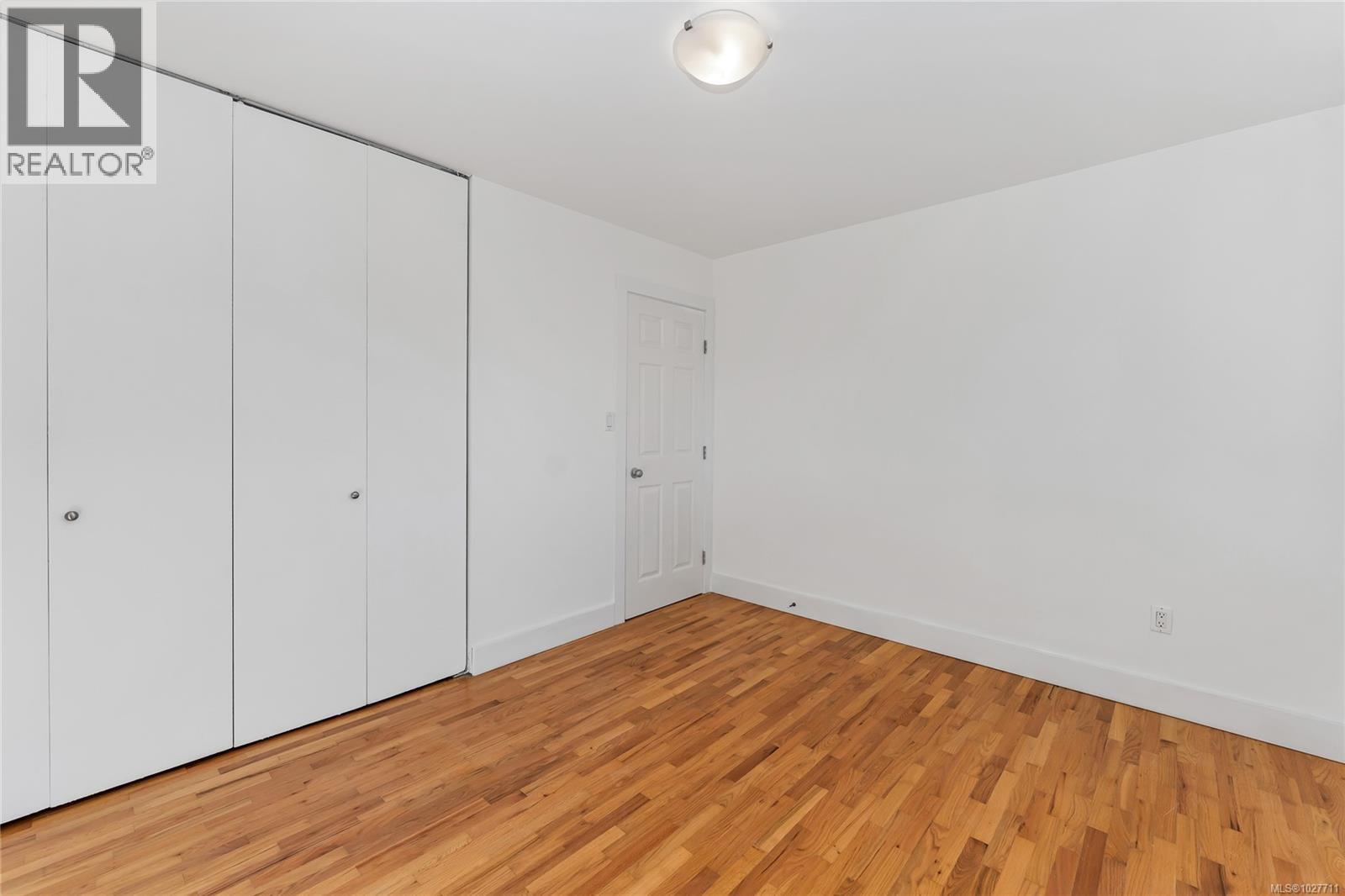 #1 2011 Courser Dr - 21