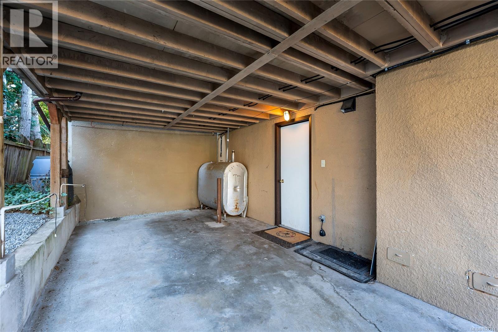 1 2011 Courser Dr, Sidney