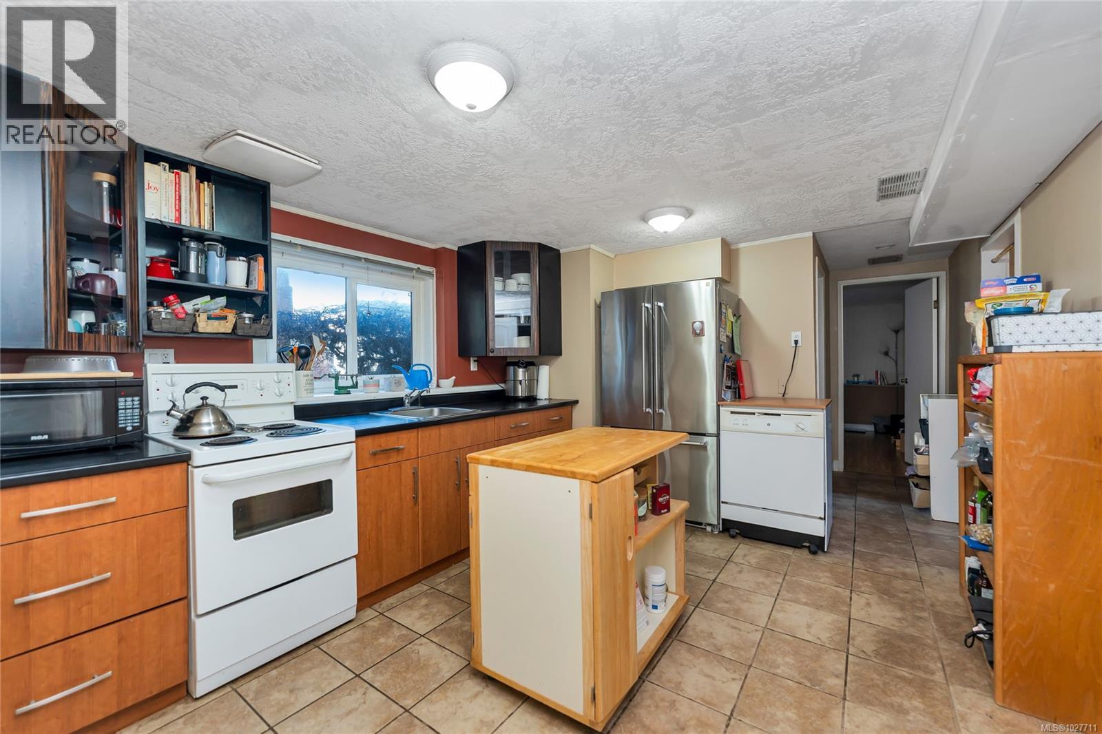 #1 2011 Courser Dr - 25