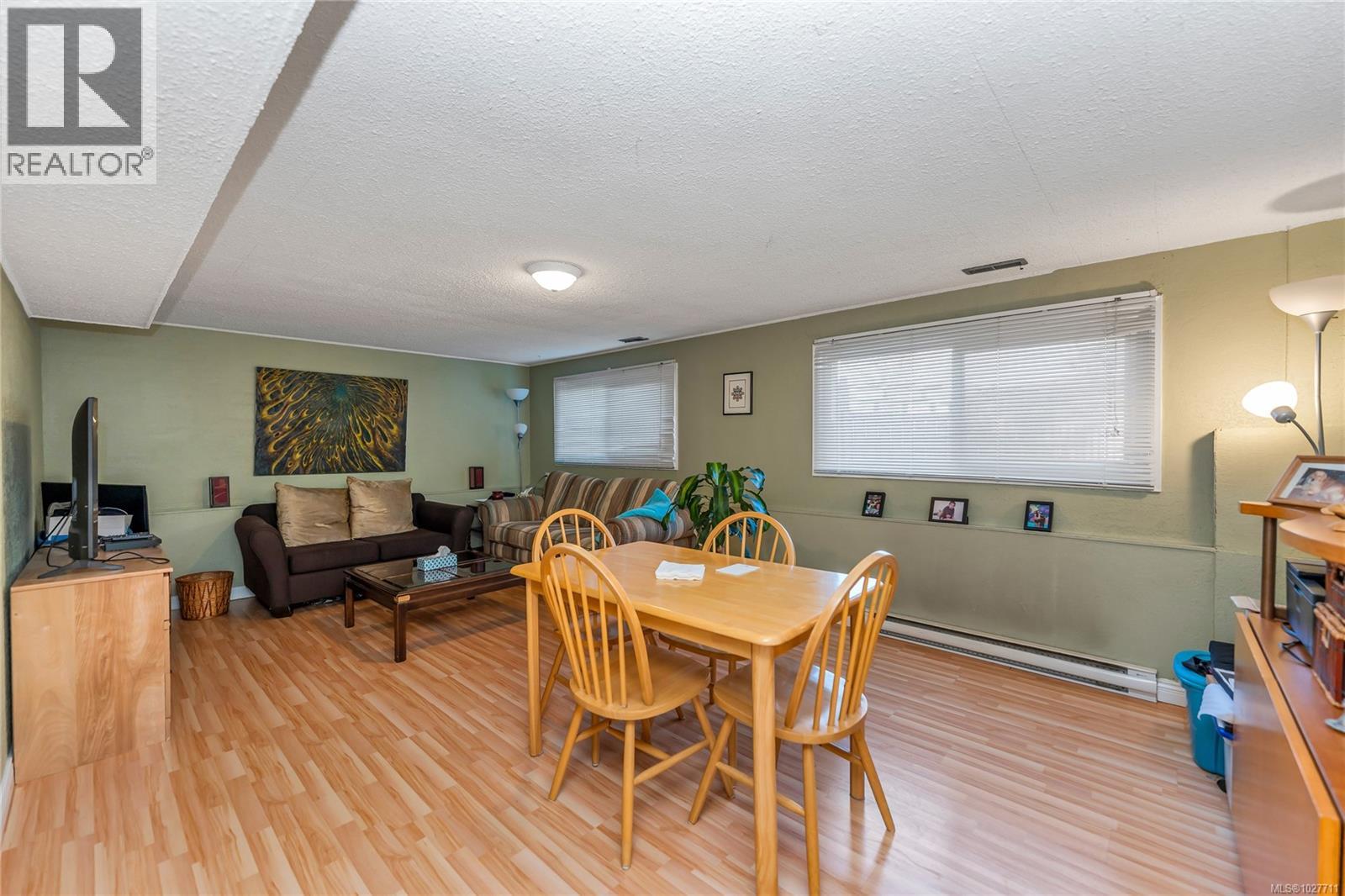 #1 2011 Courser Dr - 27