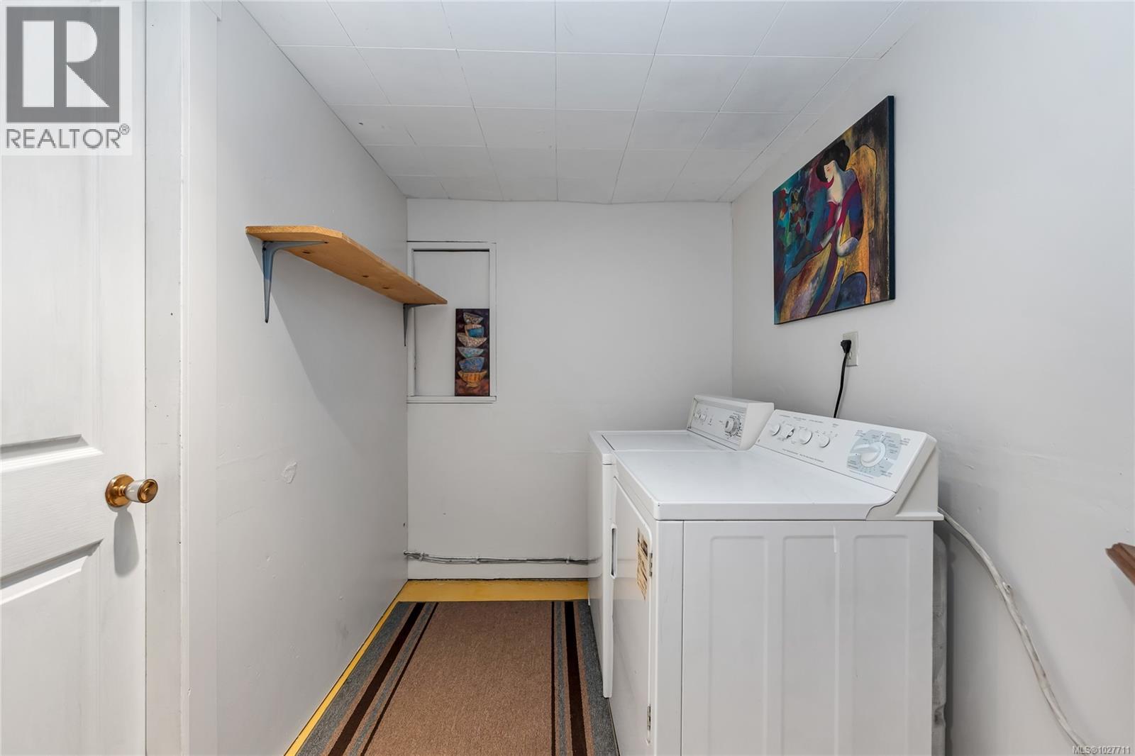 1 2011 Courser Dr, Sidney