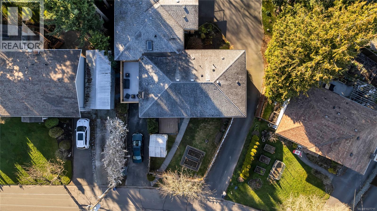 #1 2011 Courser Dr - 39