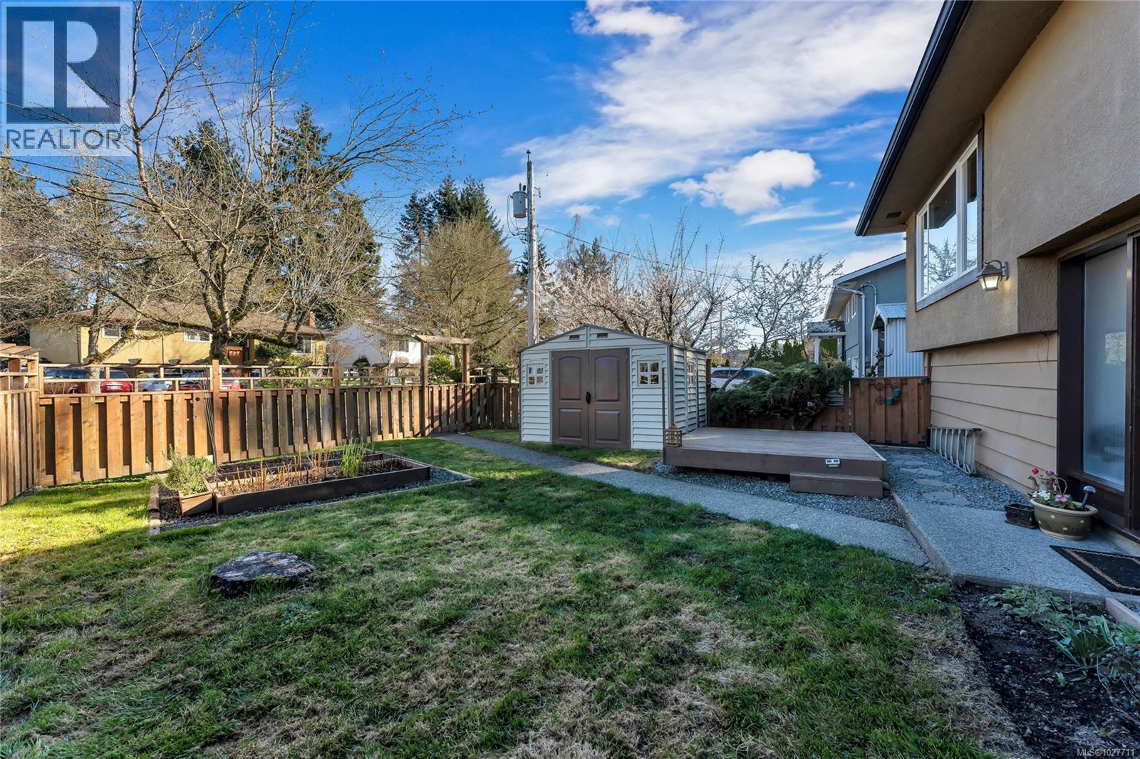 #1 2011 Courser Dr - 41