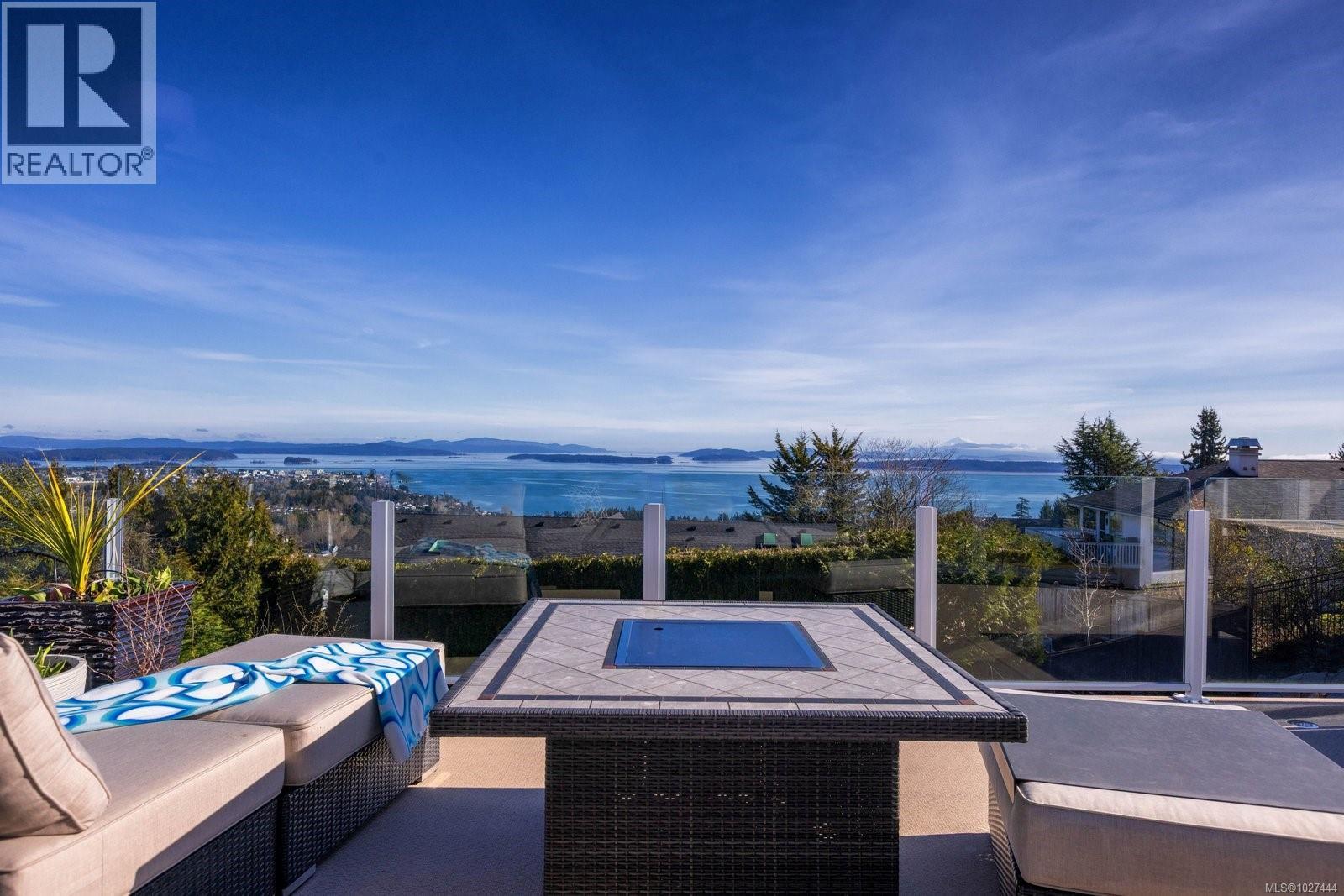 1736 Mayneview Terr, North Saanich