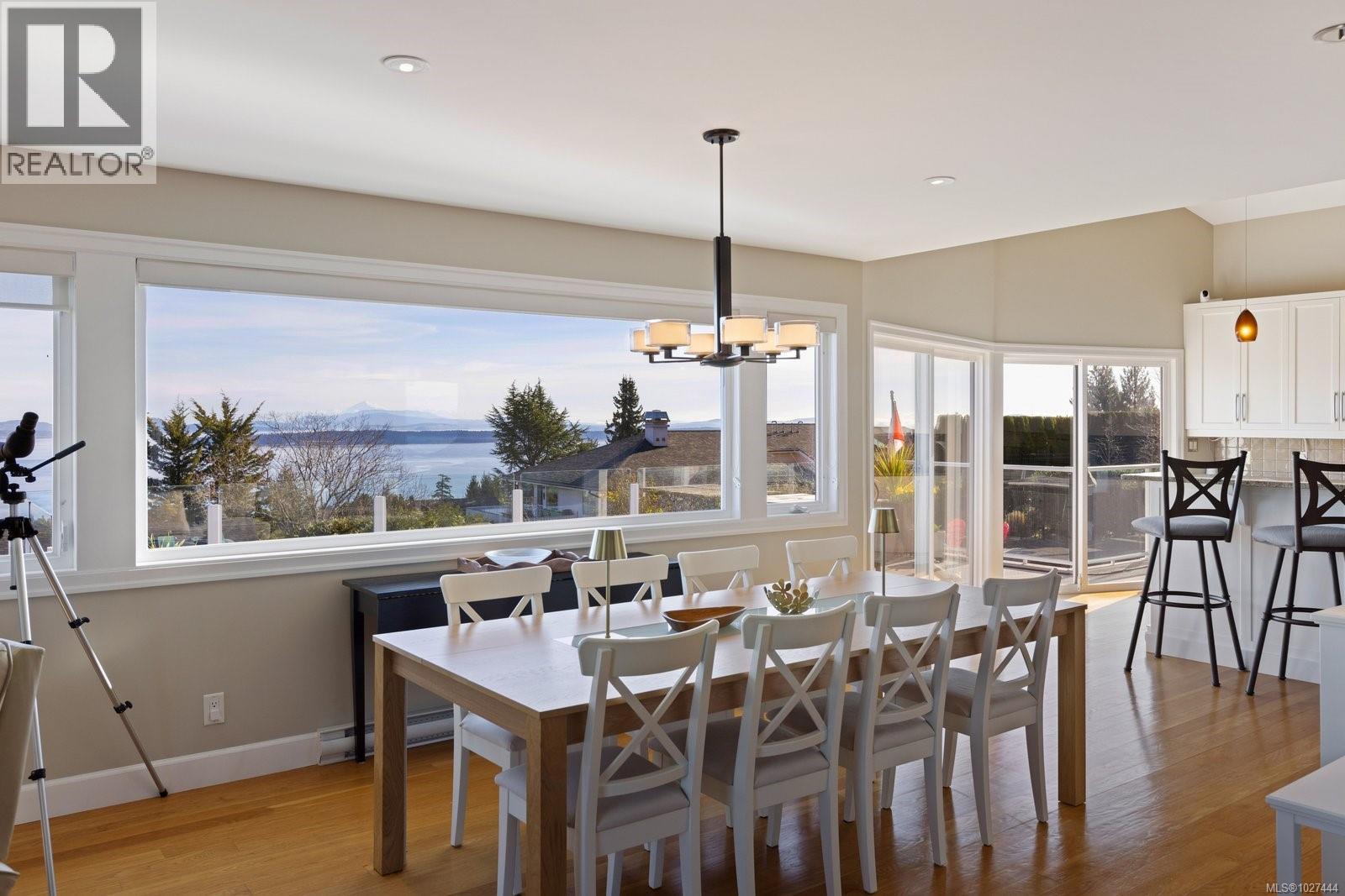 1736 Mayneview Terr, North Saanich