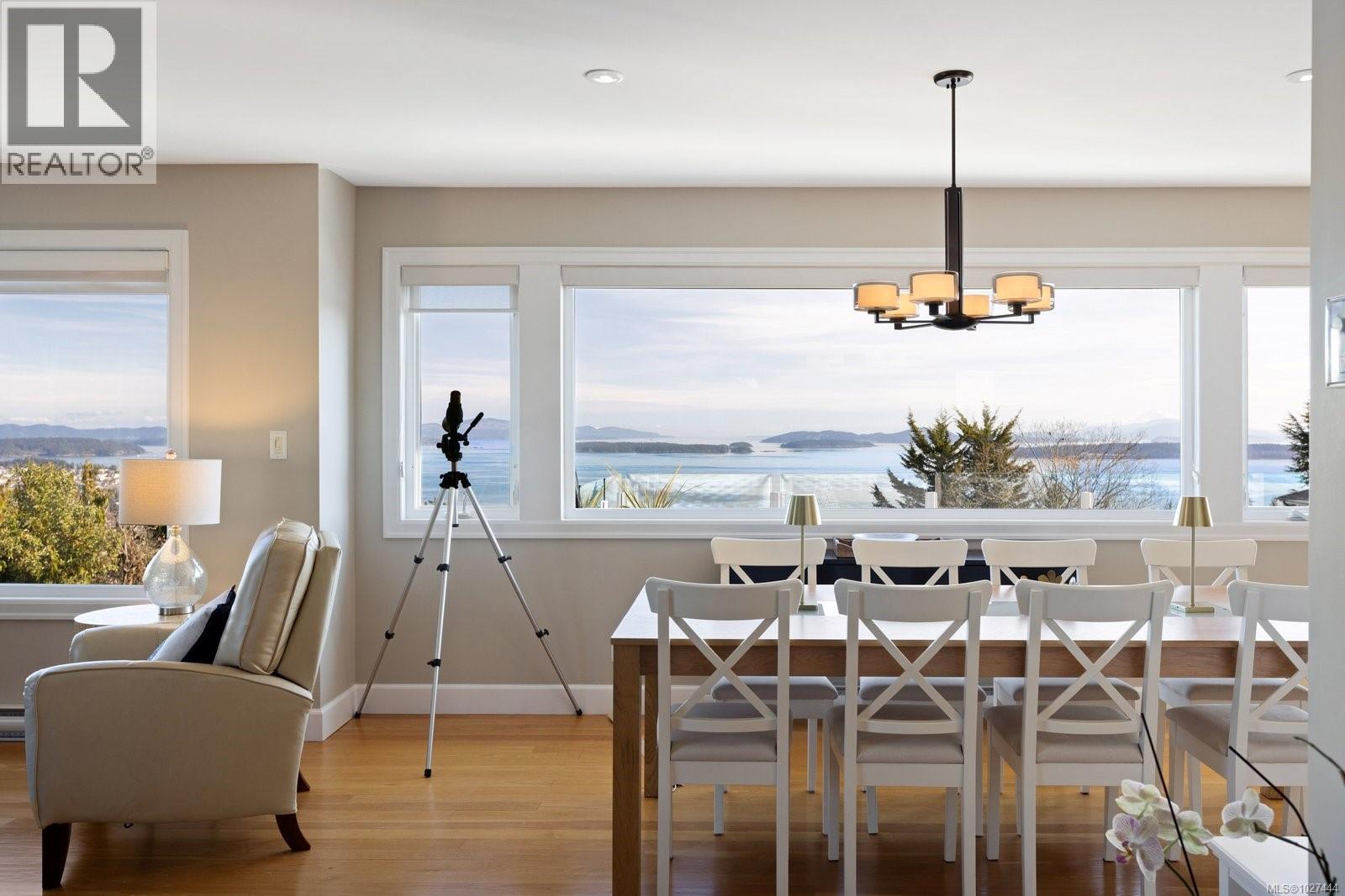 1736 Mayneview Terr, North Saanich