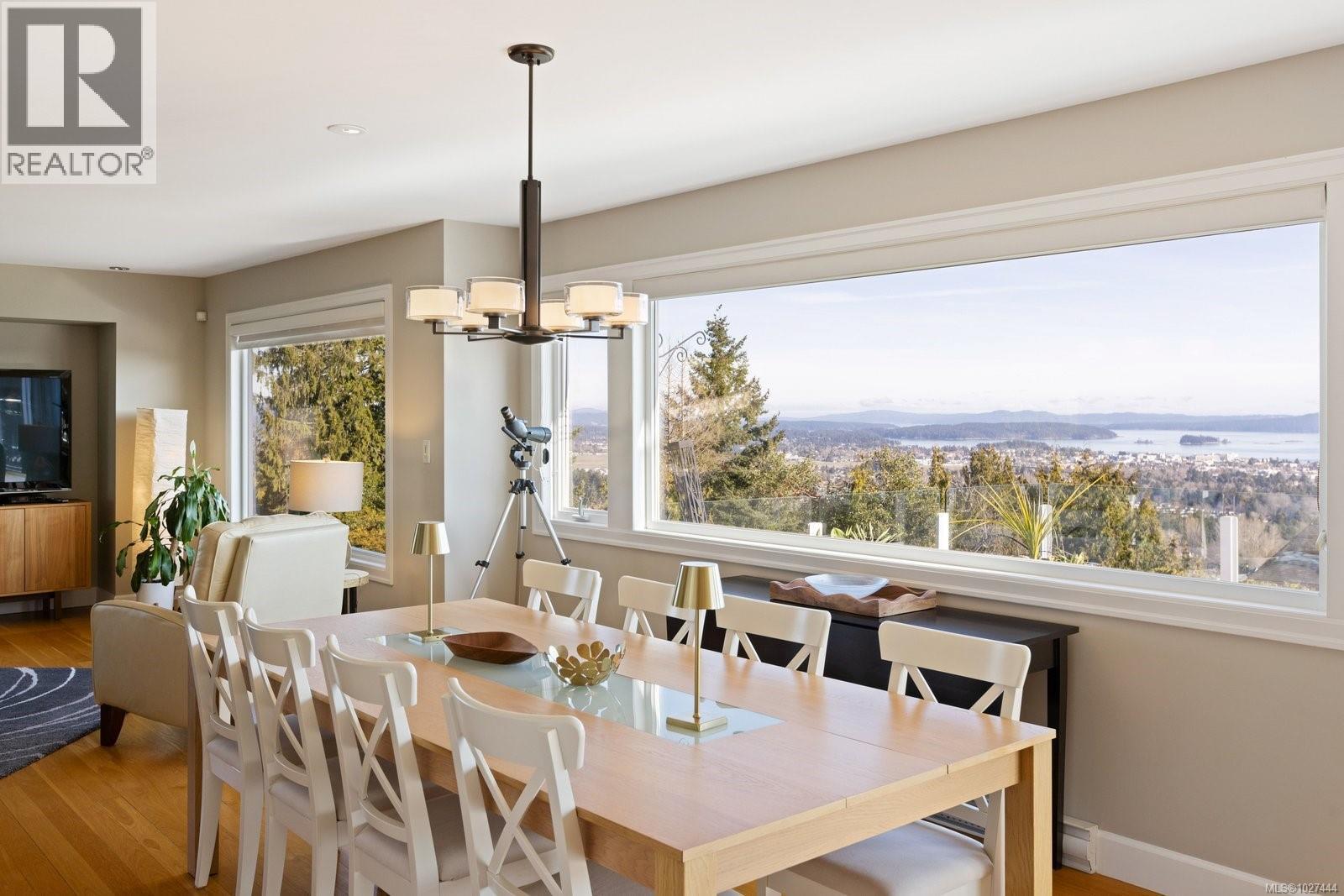 1736 Mayneview Terr, North Saanich