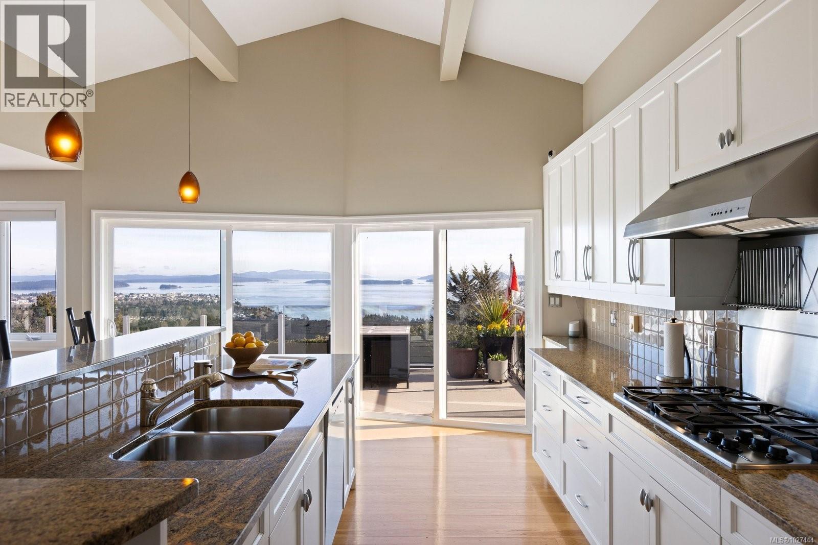 1736 Mayneview Terr, North Saanich