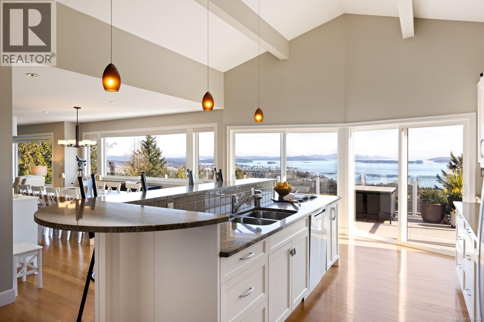 1736 Mayneview Terr, North Saanich