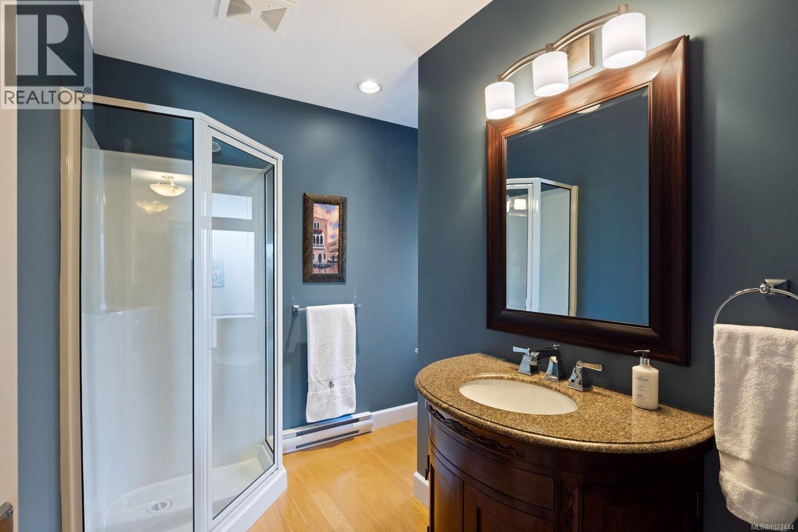 1736 Mayneview Terr, North Saanich