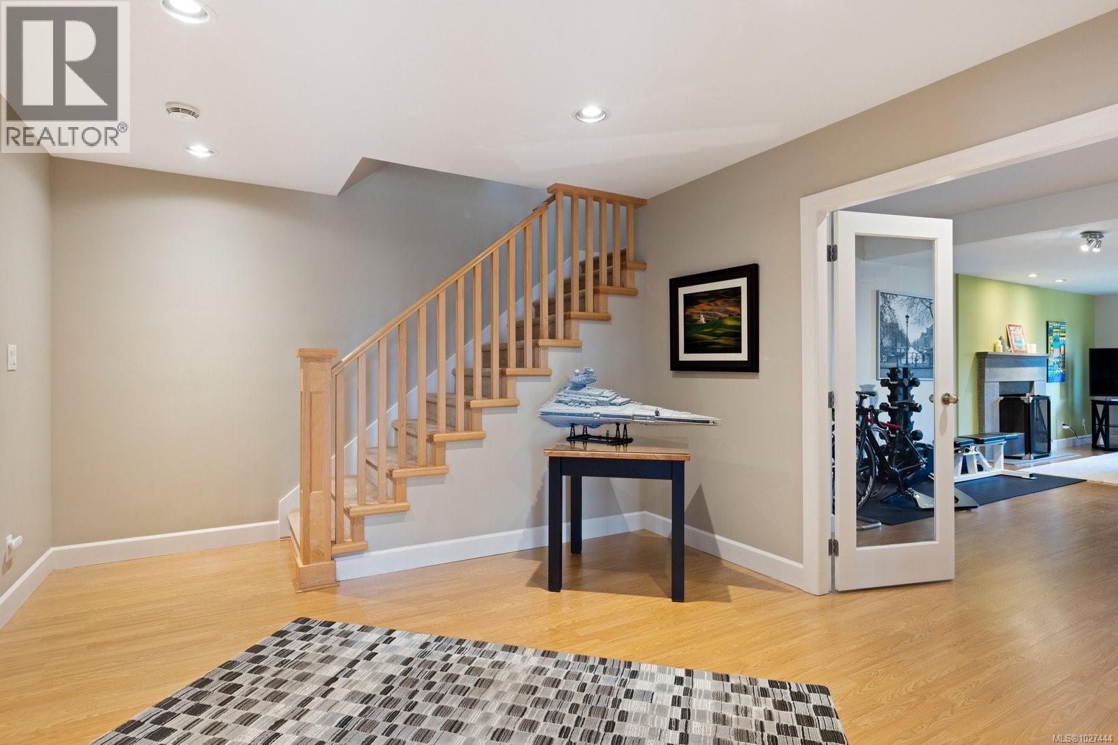 1736 Mayneview Terr, North Saanich