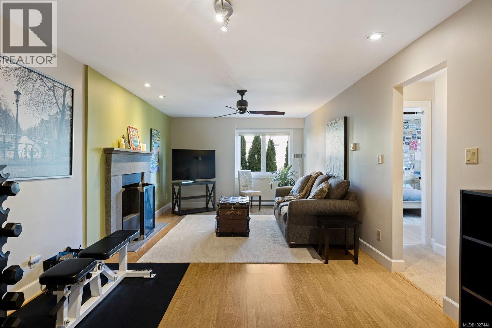 1736 Mayneview Terr, North Saanich