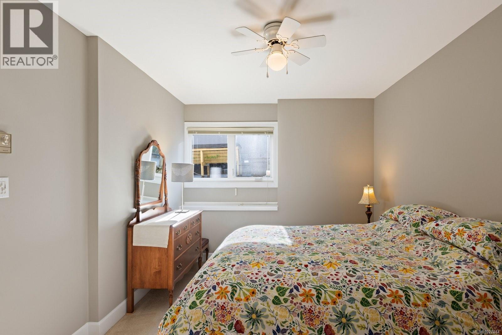 1736 Mayneview Terr, North Saanich