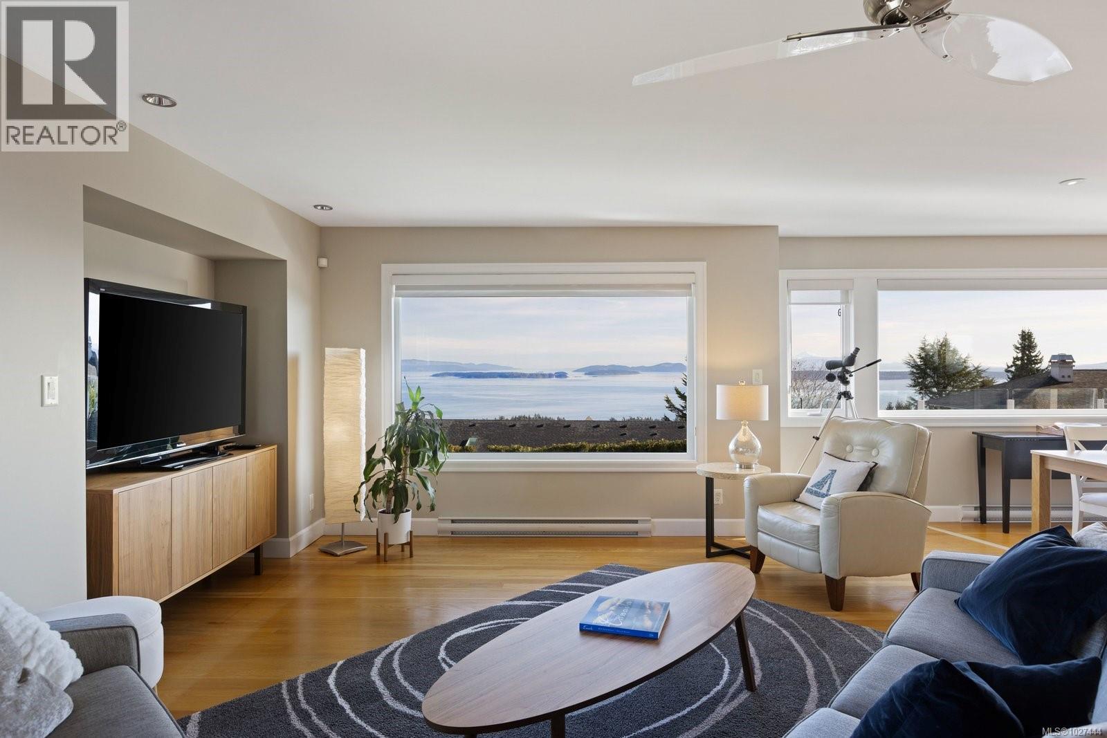 1736 Mayneview Terr, North Saanich