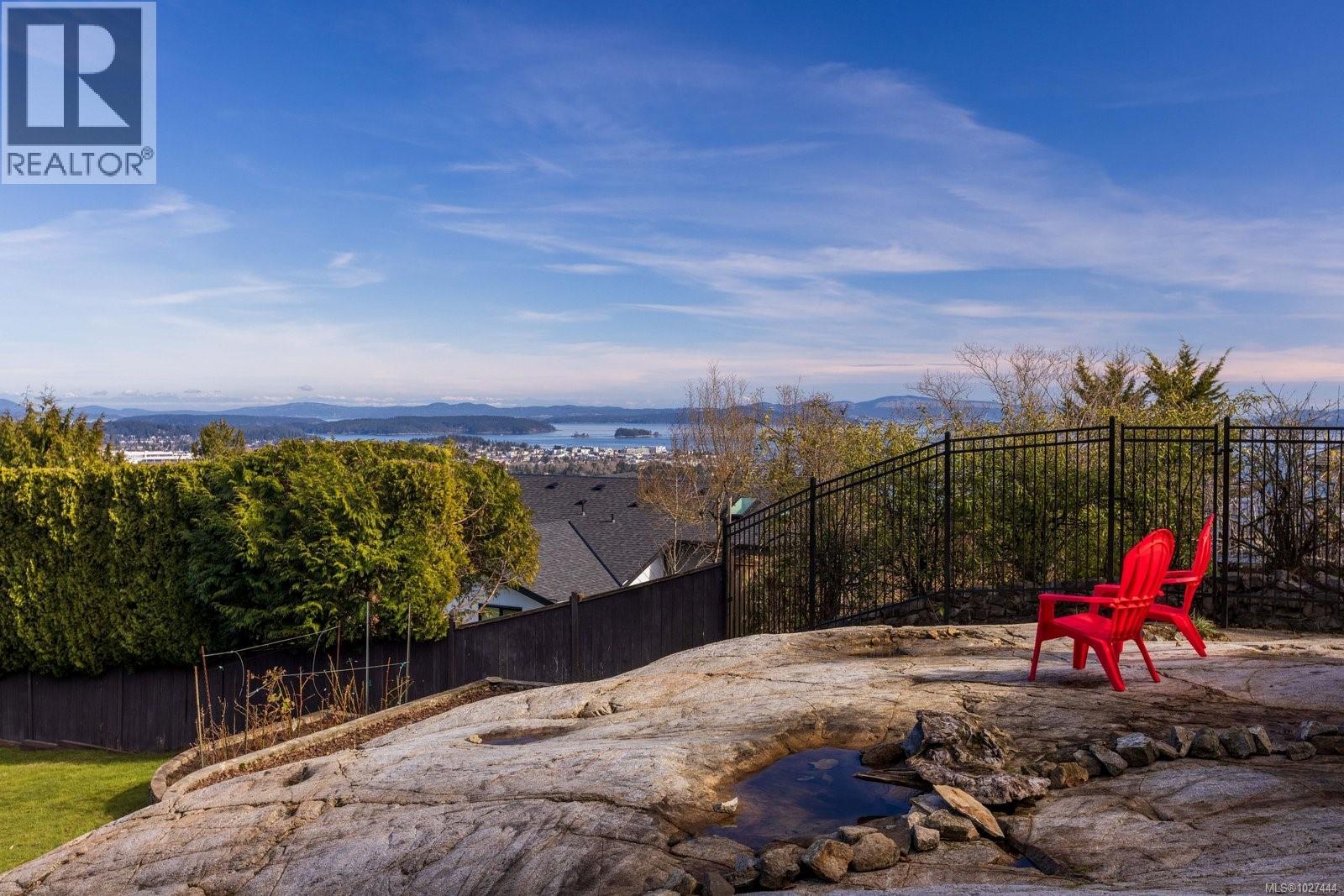 1736 Mayneview Terr, North Saanich